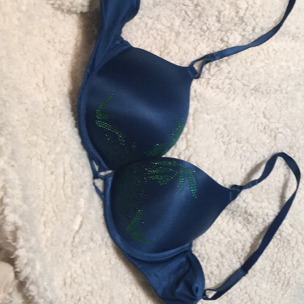 Victoria’s Secret Very Sexy Bra 32B